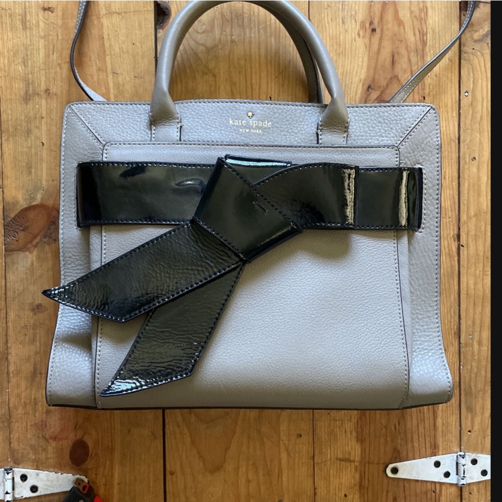 Kate Spade Bow Valley bag. Used but excellent condition.